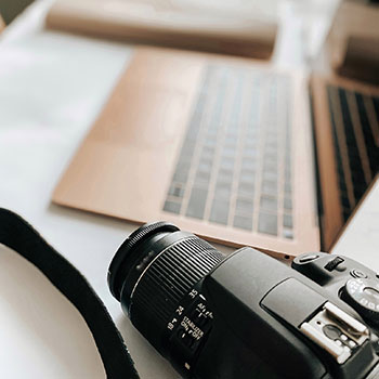 斗鱼颜值主播【郁安楠】翻车，600万礼物换来分手骂战后曝光不雅视频流出引热议！