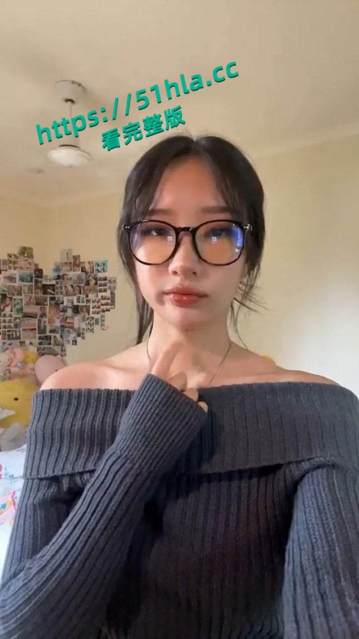 清纯女大学生，化身极品炮架被富豪各种玩弄，露脸口交无套后入，紧滑粉穴引爆欲望！