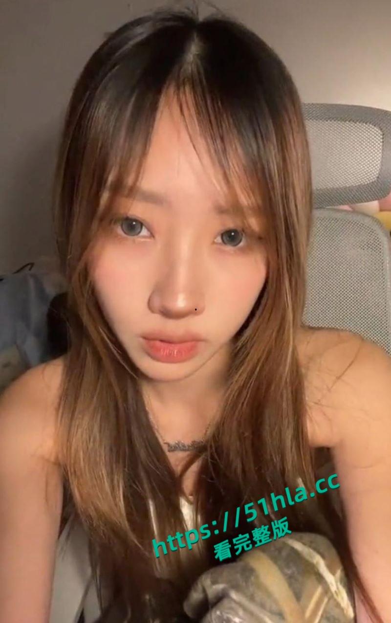 清纯女大学生，化身极品炮架被富豪各种玩弄，露脸口交无套后入，紧滑粉穴引爆欲望！