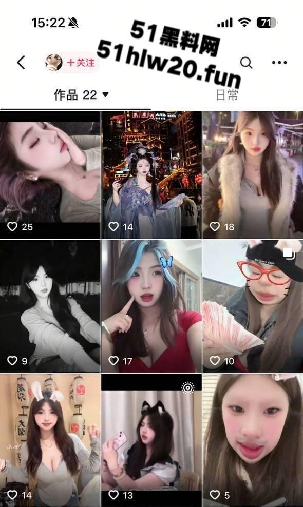 抖音女大学生【宣宣】各种全裸自拍和自慰视频流出，学校里的甜美白月光，网络是富哥的小精盆！