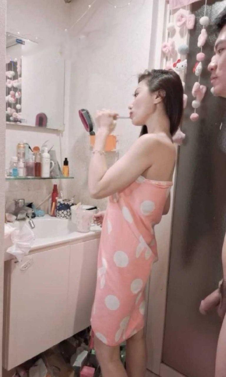 江苏高颜值新婚夫妻早晨洗漱自拍做爱视频泄密 高颜值巨乳骚穴于一身 娶到这样的骚妻 子非亲生又有何憾