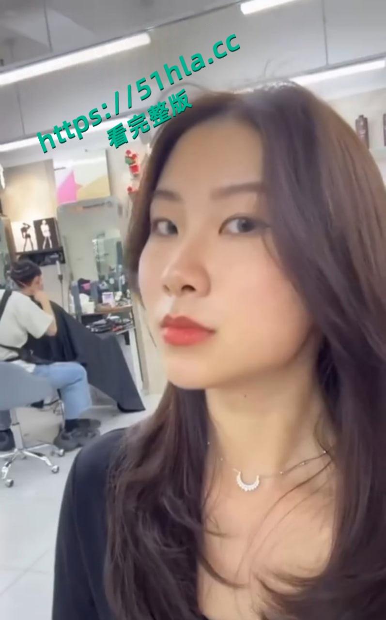 香港大学清纯校花【黄凯欣】抵不住金钱诱惑，沦为富二代性奴玩物，满身淫语颠覆女神形象！