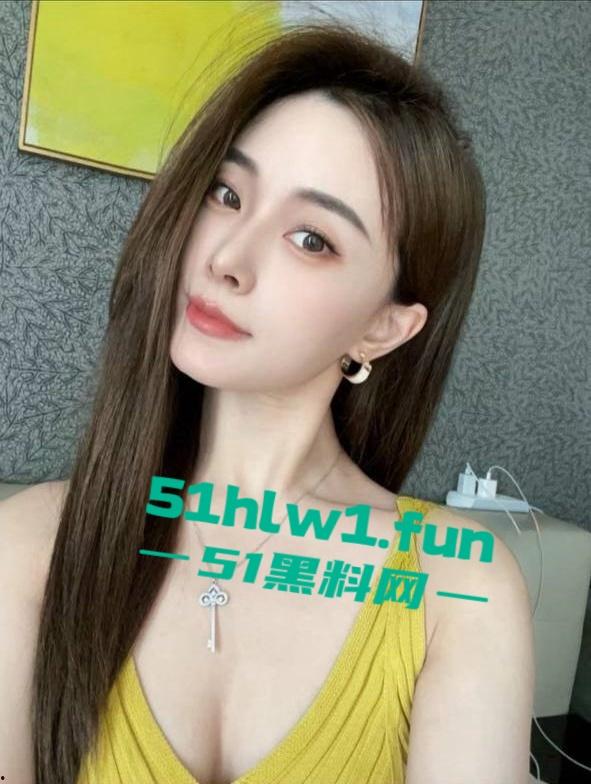 南通崇川区尊龙KTV3000包夜的超高颜值御姐陪酒女你们认为这钱花得值吗？