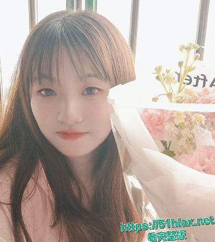 四川成都西南交大王清茉跟男友酒店啪啪 高颜校花跪舔深喉爱不释手 落地窗前被男友后入狂操