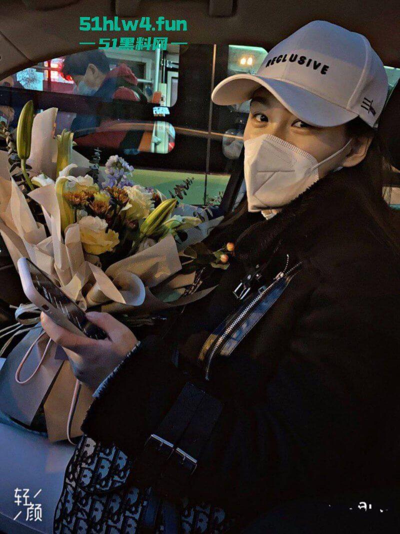 西安淫荡姐妹花与男友啪啪视频曝光，淫荡吃鸡开裆求射，骚穴外漏等人干的内心骚气外漏。