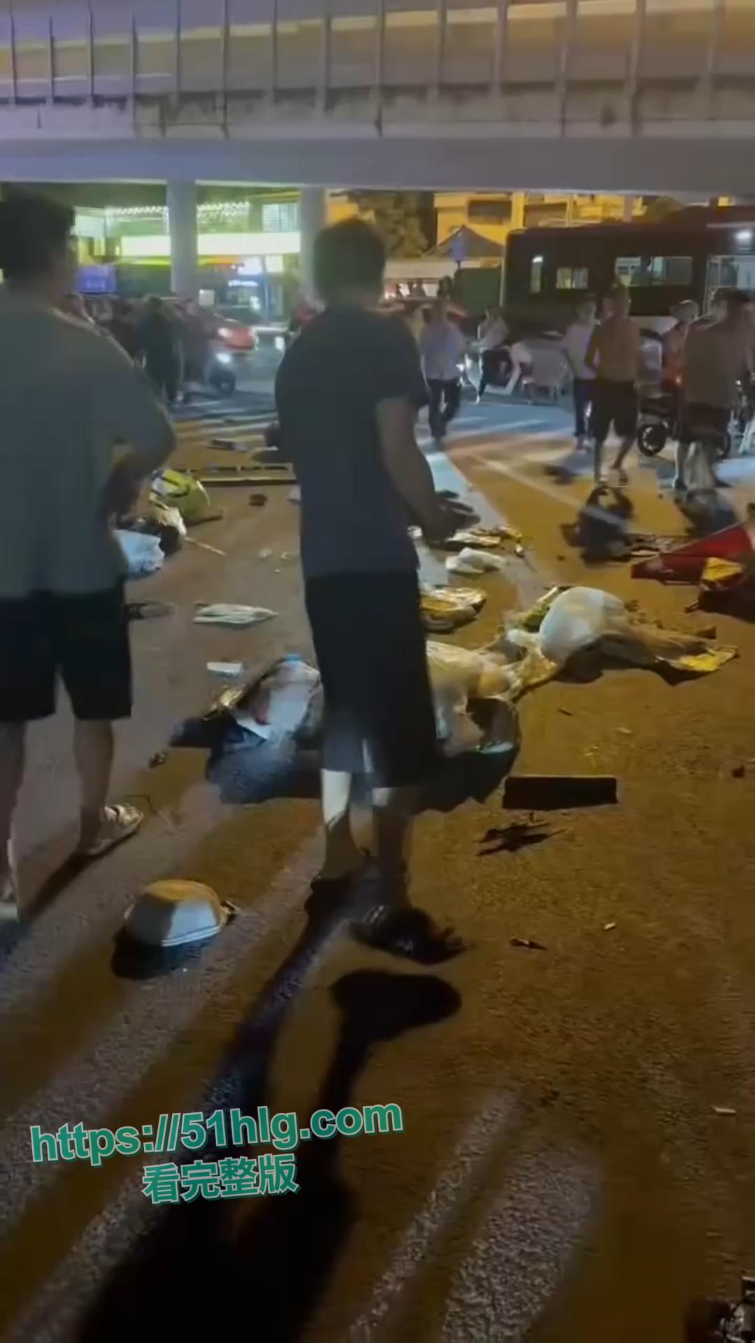 【广州海珠区】惨烈车祸现场，6人受伤孩童遭殃：现场一片狼藉惨不忍睹-4