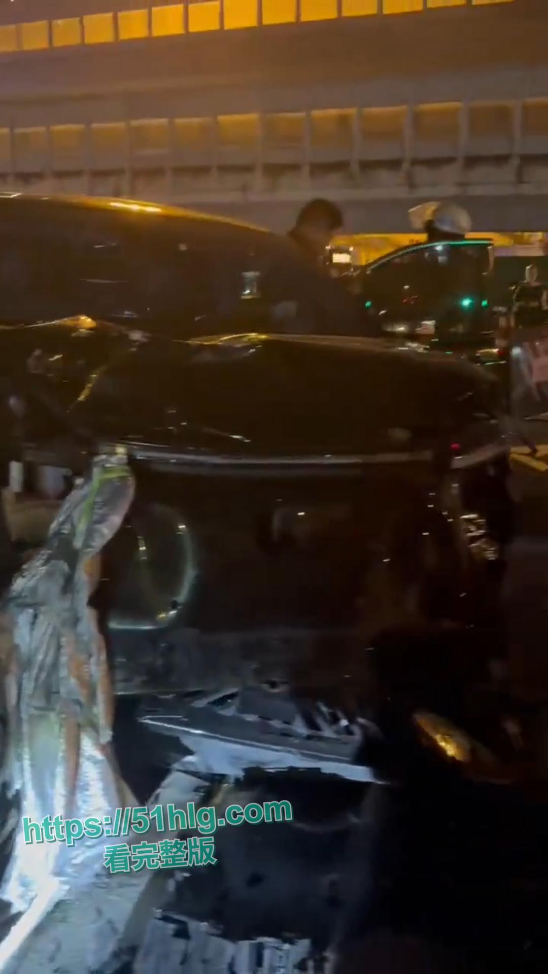 【广州海珠区】惨烈车祸现场，6人受伤孩童遭殃：现场一片狼藉惨不忍睹-9